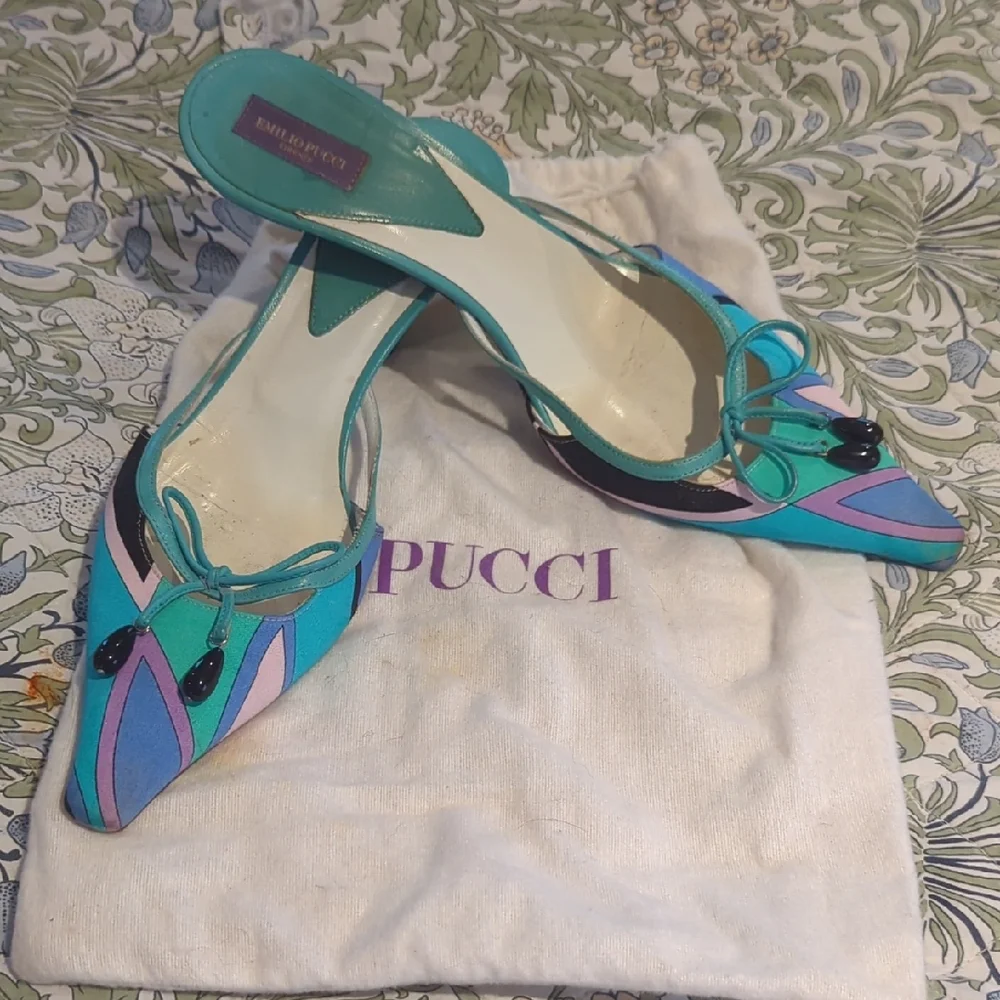 Emilio Pucci Silk Blue and Green Patterned Mules - Picture 3 of 10
